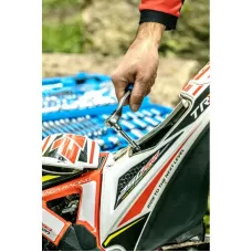 Трещотка изогнутая с кнопкой 1/4″, 72 зубца HT1R324