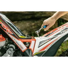 Трещотка изогнутая с кнопкой 1/4″, 72 зубца HT1R324