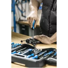 Набор отверток и бит, 63 пр. HT1S105