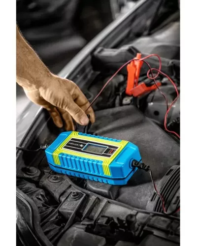 Электронное зарядное устройство 6V/12V, 140Ah, макс. нагрузка 2/4А HT8G610