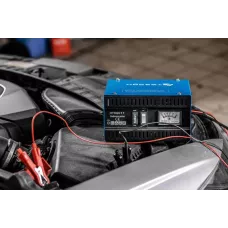 Зарядное устройство 6V/12V, 120Ah, макс. нагрузка 7А HT8G611