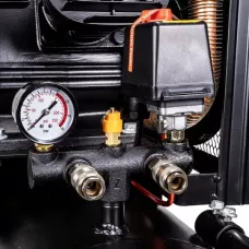 Компрессор масляный ременной AEROMAX 700/150