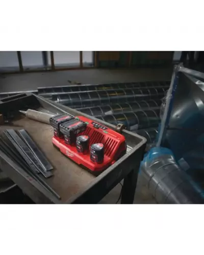 M12™ Зарядное устройство на 4 порта M12 C4 Milwaukee