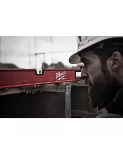 REDSTICK™ в корпусе Backbone 200 см магнитный Milwaukee