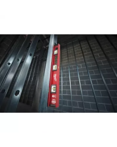 Уровень I-BEAM 60 см, магнитный Milwaukee