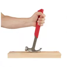 MILWAUKEE Молоток с гвоздодером 570 гр, арт. 4932478656, шт