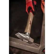 Молоток с закругленным гвоздодером, рукоятка из гикори Milwaukee 450 гр. (Арт. 4932478659)