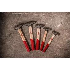 Молоток с закругленным гвоздодером, рукоятка из гикори Milwaukee 450 гр. (Арт. 4932478659)