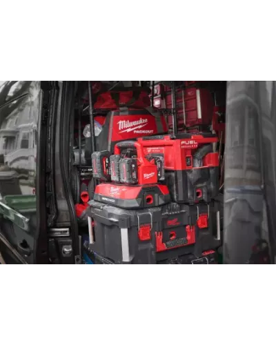Зарядное устройство M18 PC6 EU на 6 аккумуляторов Milwaukee