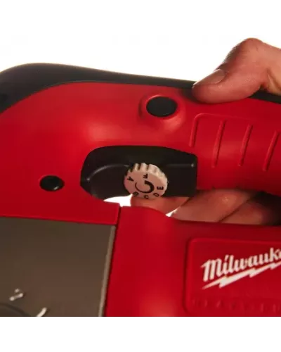 Лобзик со скобовидной рукояткой JSPE 135 Milwaukee