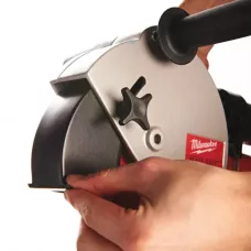 Штроборез мощностью 1500 Вт, диск 125 мм, глубина реза 30 мм WCE 30 Milwaukee