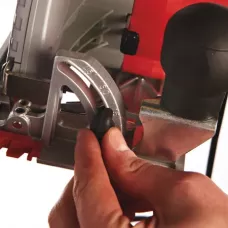 Циркулярная пила 165 мм (глубина реза 56 мм) CS 55 Milwaukee