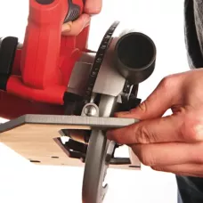 Циркулярная пила 184 мм (глубина реза 61 мм) CS 60 Milwaukee