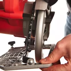 Циркулярная пила 184 мм (глубина реза 61 мм) CS 60 Milwaukee