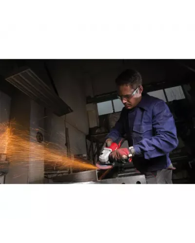 1550 Вт Углошлифовальная машина с AVS AGV 15-125 XE Milwaukee