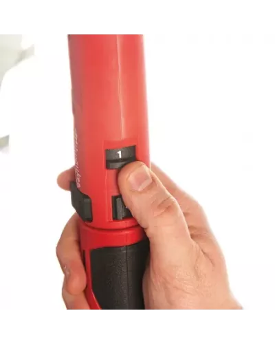 M4™ аккумуляторная отвертка M4 D Milwaukee