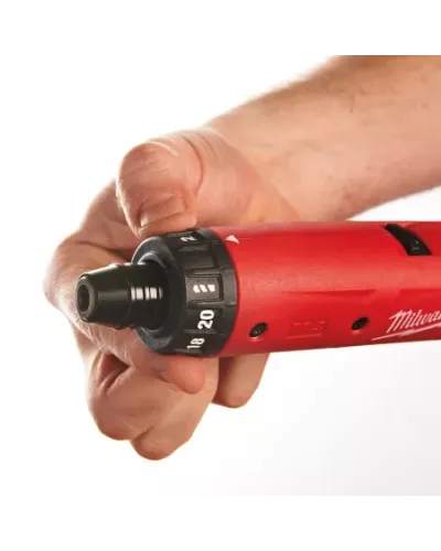 M4™ аккумуляторная отвертка M4 D Milwaukee