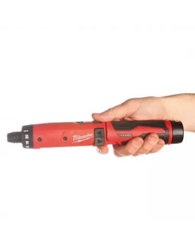 M4™ аккумуляторная отвертка M4 D Milwaukee