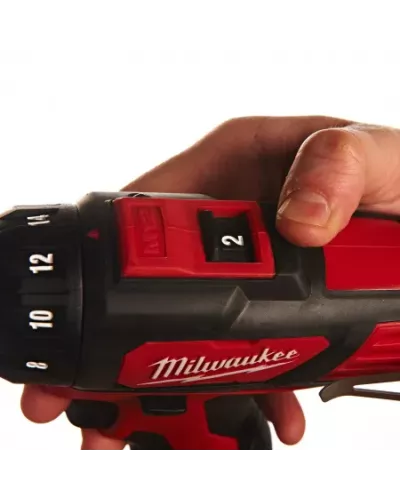 М12™ субкомпактный шуруповерт M12 BDD-202C Milwaukee