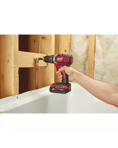 М18™ Компактная дрель-шуруповерт M18 BDD-202C Milwaukee