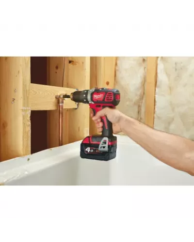 М18™ Компактная дрель-шуруповерт M18 BDD-402C Milwaukee