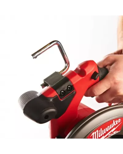 М18 FUEL™ 55 мм циркулярная пила по дереву и пластику M18 CCS55-0X Milwaukee