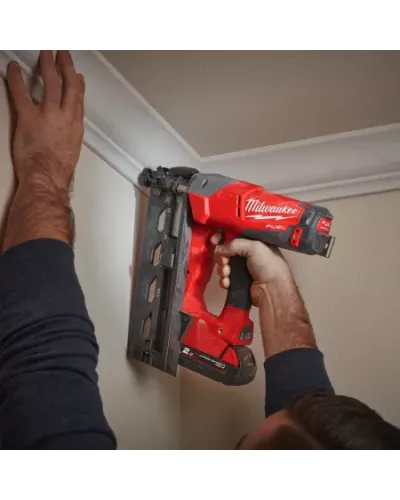 M18 FUEL™ 16 GA Гвоздезабиватель с наклонным магазином M18 CN16GA-202X Milwaukee