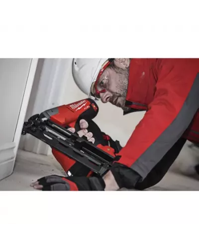M18 FUEL™ 16 GA Гвоздезабиватель с наклонным магазином M18 CN16GA-202X Milwaukee