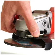 1250 Вт Углошлифовальная машина с AVS и лопаточным выключателем AGV 13 XSPDE Milwaukee