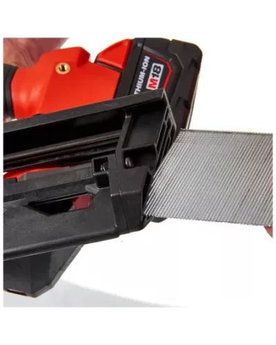 M18 FUEL™ 16 GA Гвоздезабиватель с наклонным магазином M18 CN16GA-0X Milwaukee