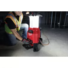Аккумуляторный светодиодный фонарь c функцией зарядного устройства Milwaukee M18 ONESLDP-0 ONE-KEY  (Арт. 4933459160)
