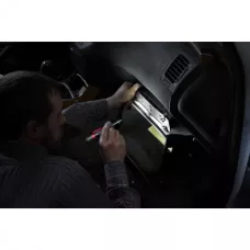 Компактный фонарь на батарейках IPL-LED Milwaukee