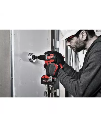 M18™ Компактная бесщеточная ударная дрель M18 CBLPD-402C Milwaukee