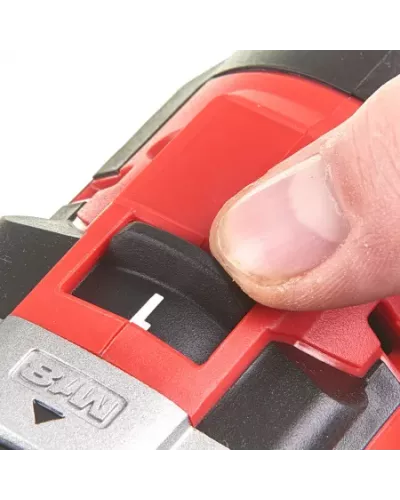 M18™ Компактная бесщеточная дрель - шуруповерт M18 CBLDD-402C Milwaukee