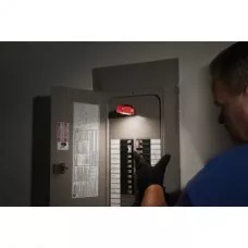 Карманный фонарь на батарейках FL-LED Milwaukee