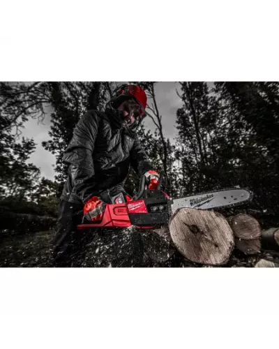 M18 FUEL™ Цепная пила с шиной 30 см M18 FCHSC-121 Milwaukee