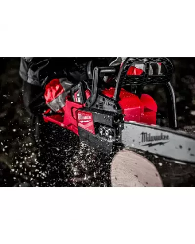 M18 FUEL™ Цепная пила с шиной 30 см M18 FCHSC-121 Milwaukee