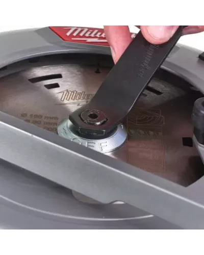 M18 FUEL™ циркулярная пила по дереву с задней рукояткой M18 FCSRH66 Milwaukee