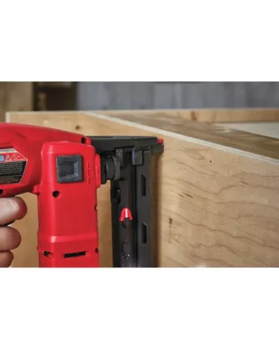 M18 FUEL™ зауженный степлер M18 FNCS18GS-202X Milwaukee