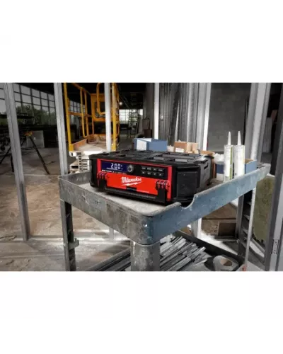 Аккумуляторное радио DAD+/зарядное устройство M18 PRCDAB+-0 PACKOUT с Bluetooth Milwaukee