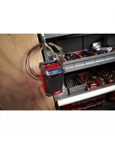 Радио DAB+ / зарядное устройство c Bluetooth Milwaukee