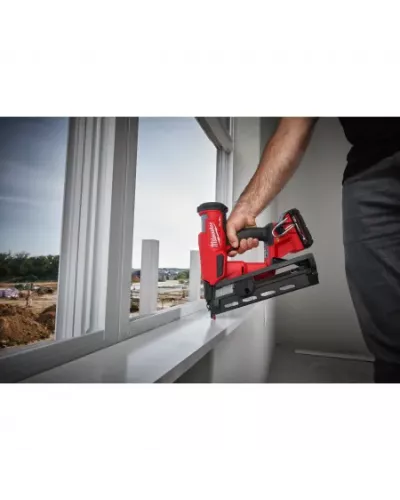 Аккумуляторный гвоздезабиватель(нейлер) с наклонным магазином Milwaukee M18 FN16GA-202X FUEL (Арт. 4933478092)