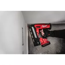 Аккумуляторный гвоздезабиватель(нейлер) с наклонным магазином Milwaukee M18 FN16GA-202X FUEL (Арт. 4933478092)