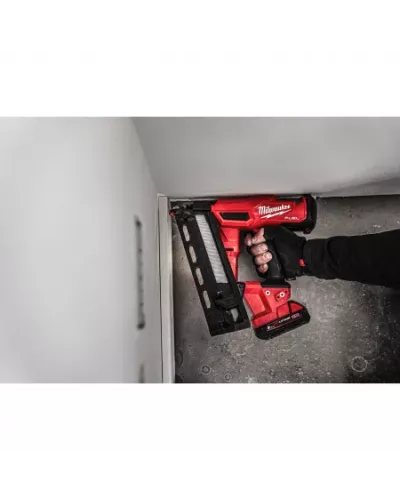 Аккумуляторный гвоздезабиватель(нейлер) с наклонным магазином Milwaukee M18 FN16GA-202X FUEL (Арт. 4933478092)