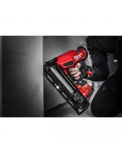 Аккумуляторный гвоздезабиватель(нейлер) с наклонным магазином Milwaukee M18 FN16GA-202X FUEL (Арт. 4933478092)