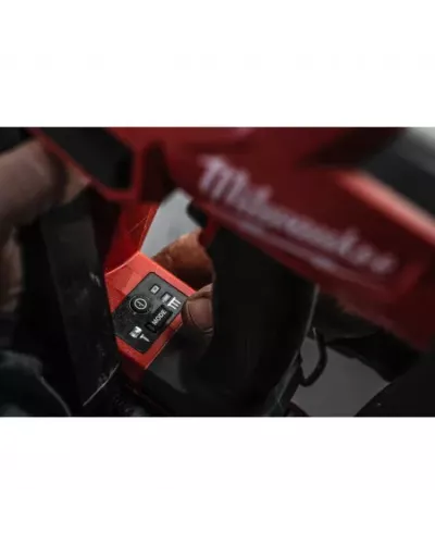 M18 FUEL™ 16 GA угловой отделочный нейлер M18 FN16GA-0X Milwaukee