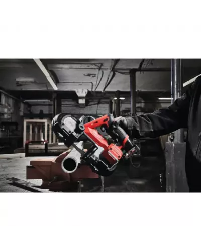 M12 FUEL™ Субкомпактная ленточная пила 64 мм M12 FBS64-402C Milwaukee