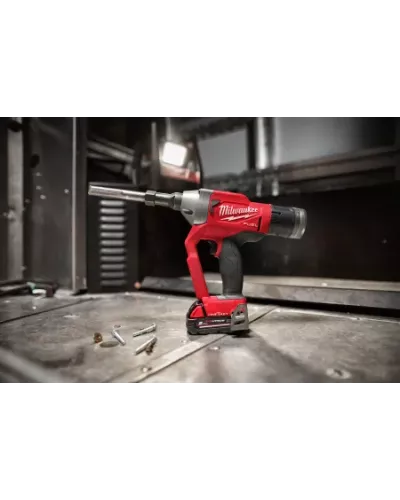 Аккумуляторный заклепочник M18 ONEFLT-0X Milwaukee