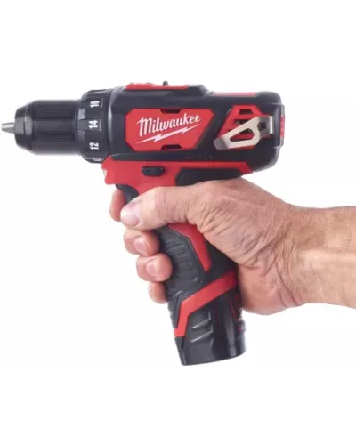 Аккумуляторная безударная дрель-шуруповерт Milwaukee M12 BDD-201C (Арт. 4933479439)