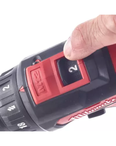 Аккумуляторная безударная дрель-шуруповерт Milwaukee M12 BDD-201C (Арт. 4933479439)